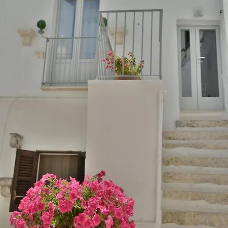 Casetta Del Vicolo Orologio Apartment *